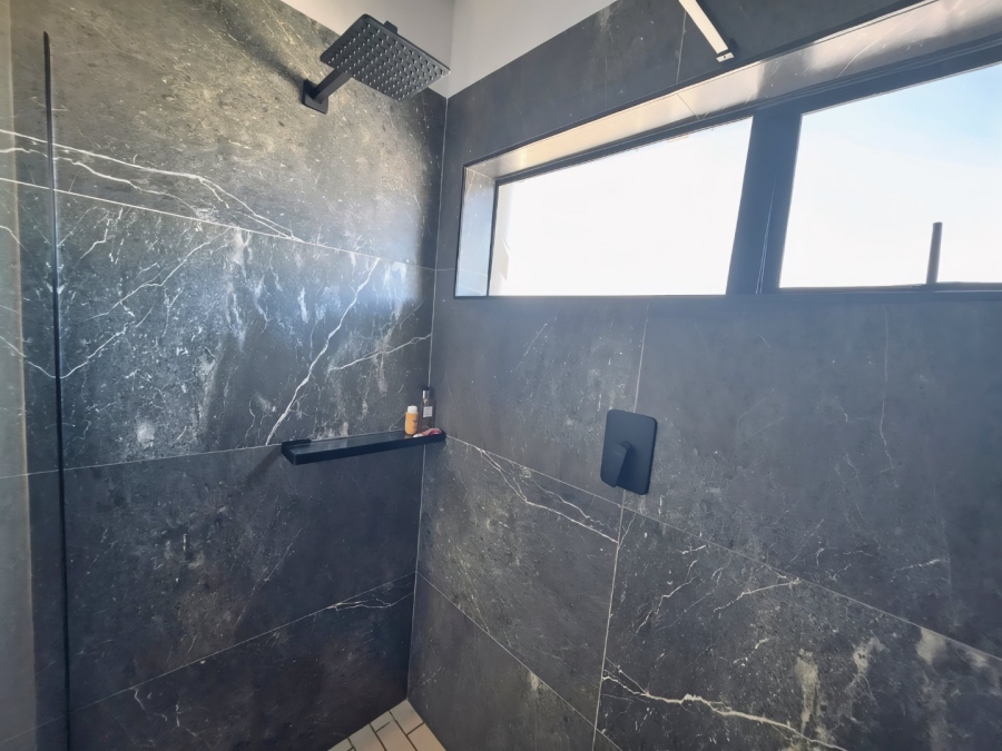 To Let 4 Bedroom Property for Rent in Sandown Western Cape